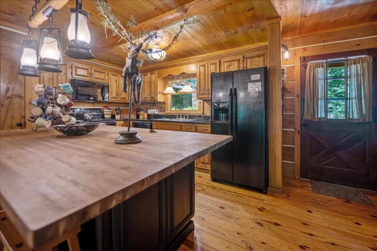 Вилла Waterfront Mountain Cabin With Hot Tub Блу-Ридж Экстерьер фото