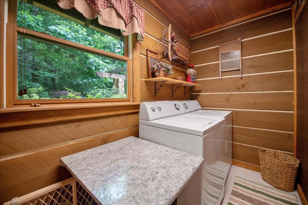 Вилла Waterfront Mountain Cabin With Hot Tub Блу-Ридж Экстерьер фото