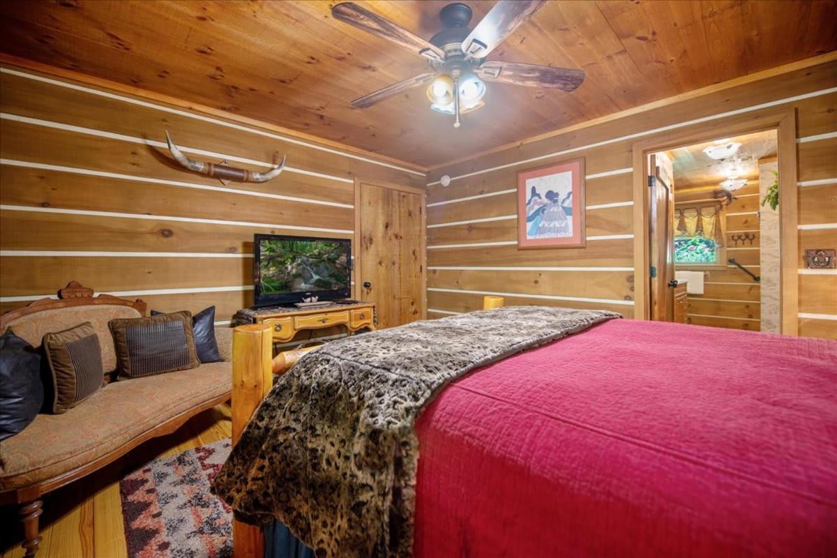 Вилла Waterfront Mountain Cabin With Hot Tub Блу-Ридж Экстерьер фото